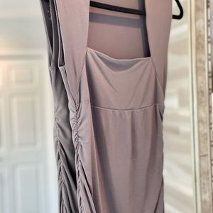 Moda knee length dress